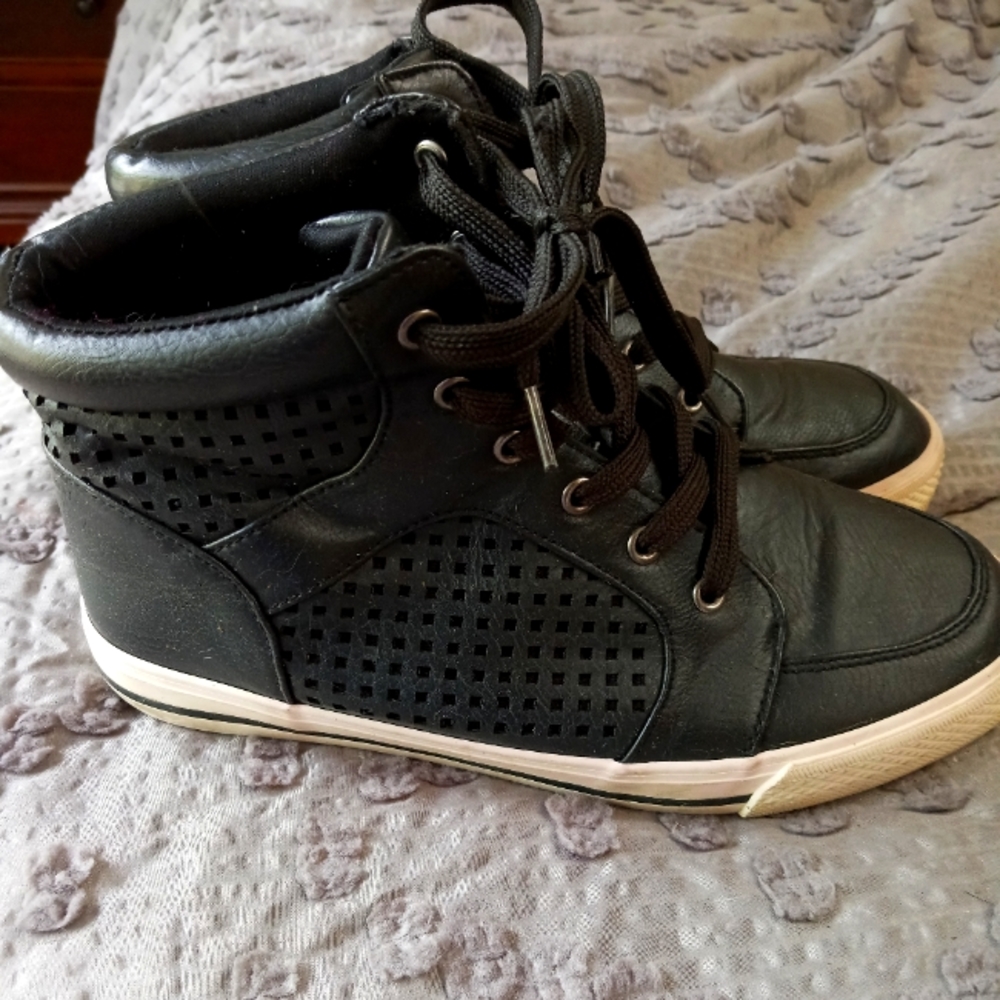 Black high tops - Picture 3 of 4